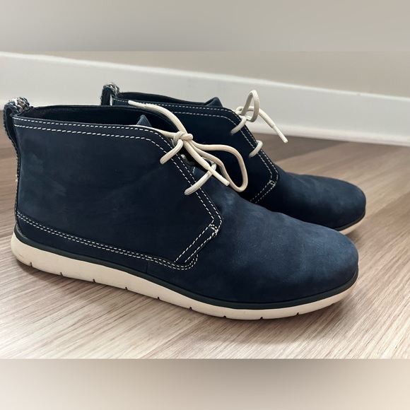 Men’s Ugg Navy Freamon boots - Picture 1 of 6